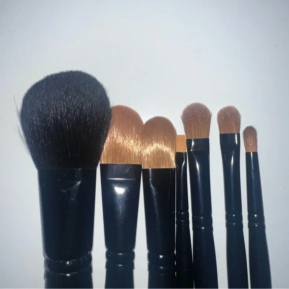 Makeup Artist Tina Earnshaw Brushes 7x pieces - Picture 4 of 4